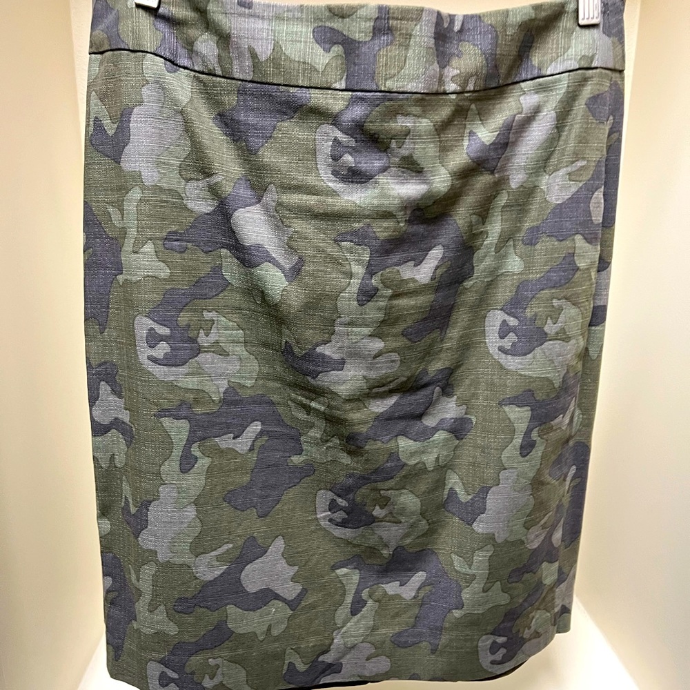 Camo print skirt, Banana Republic, size 14